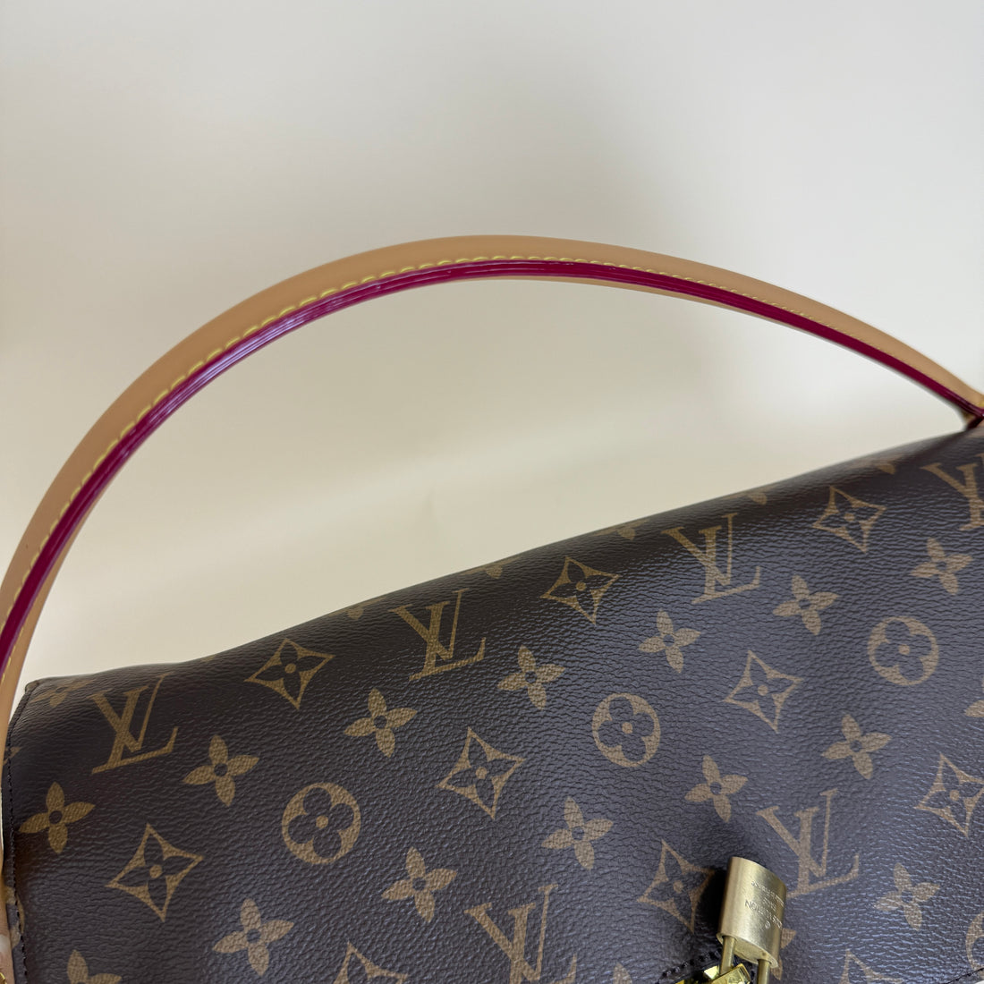 Luxury LV Hide Away MM Monogram