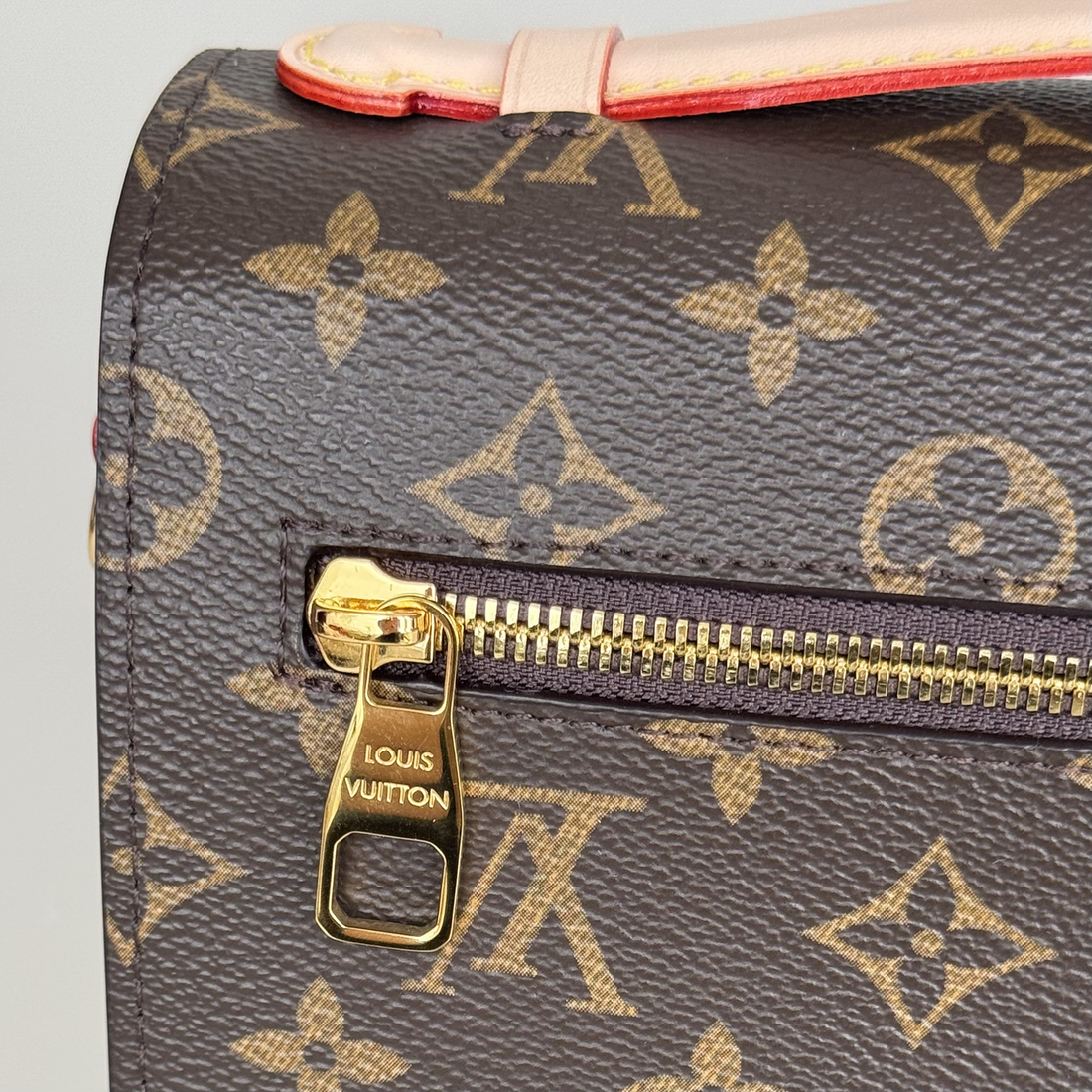 Luxury LV Pochette Crossbody Bag- Brown