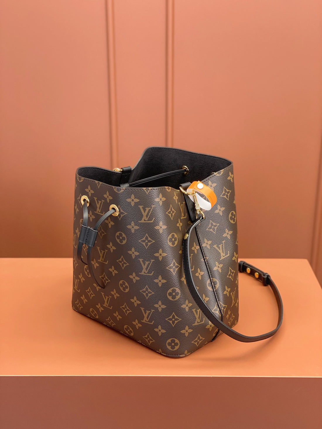 Luxury LV Neonoe MM