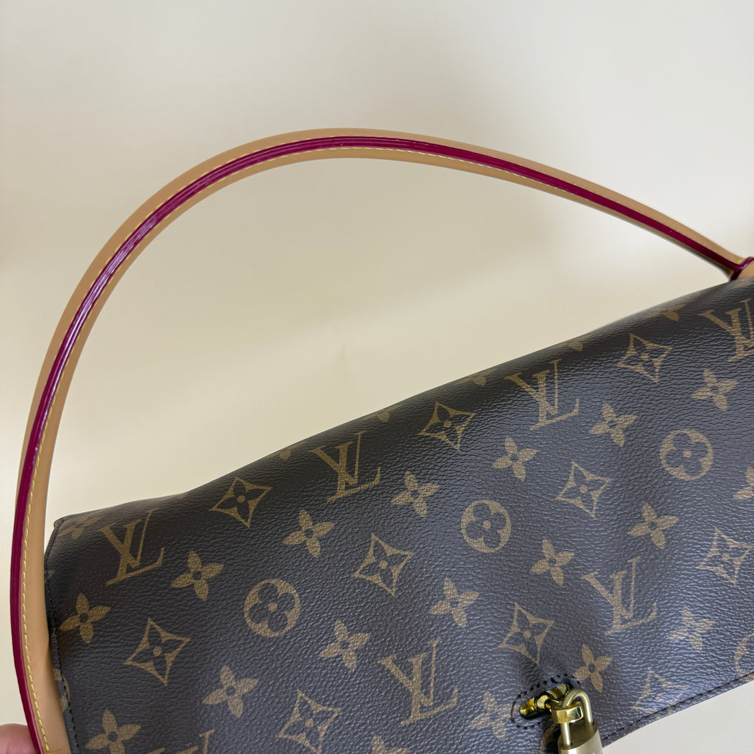 Luxury LV Hide Away MM Monogram