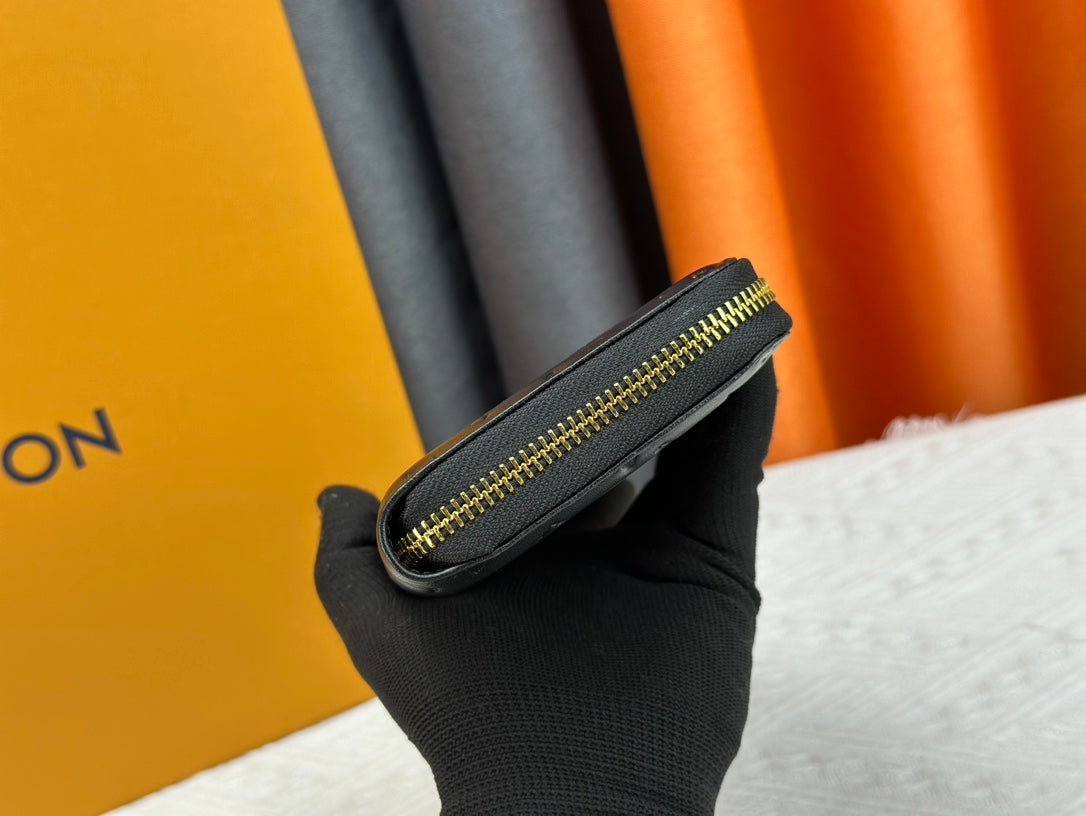 Luxury LV Zippy Wallet Vertical