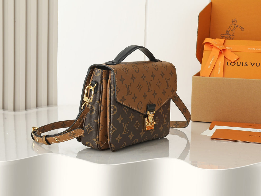 Luxury LV Pochette Métis - Reverse
