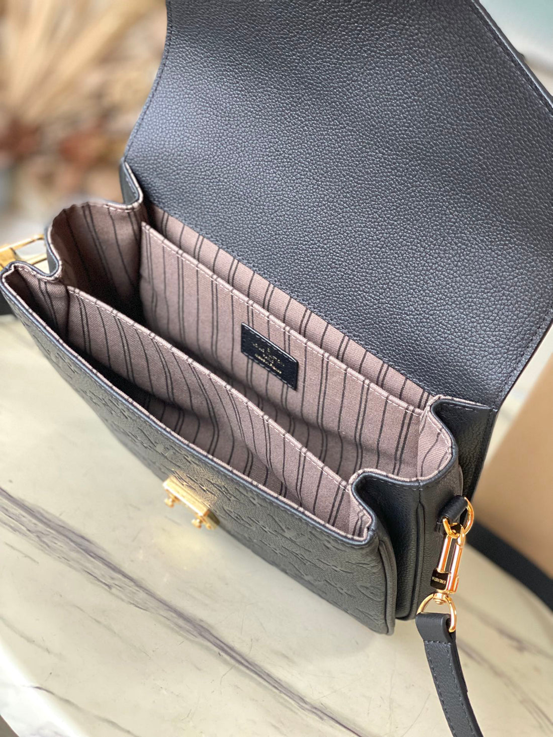 Luxury LV Pochette Métis - Black