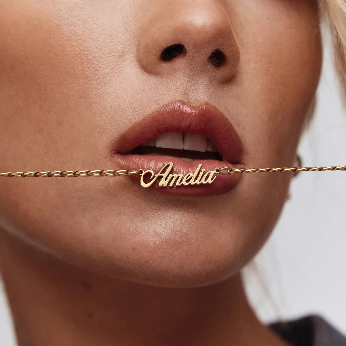 Bold Groumet Chain Name Necklace