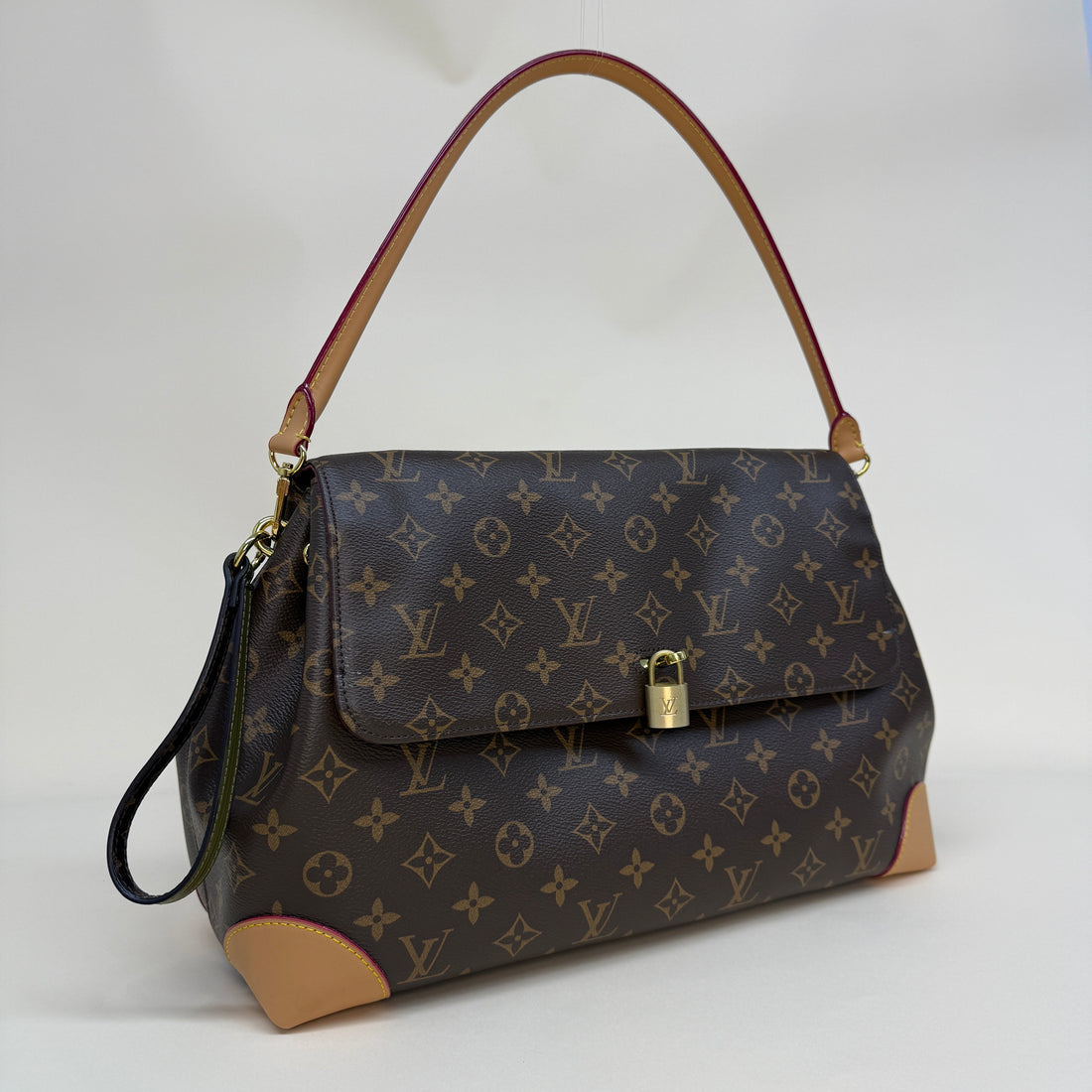 Luxury LV Hide Away MM Monogram