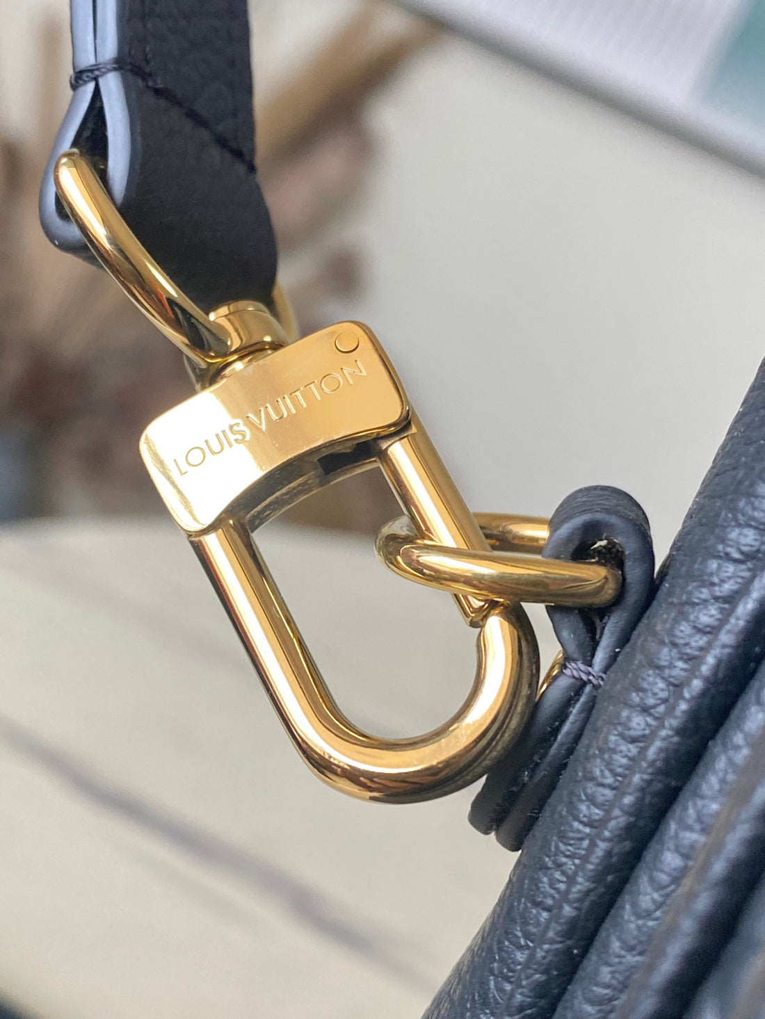 Luxury LV Pochette Métis - Black