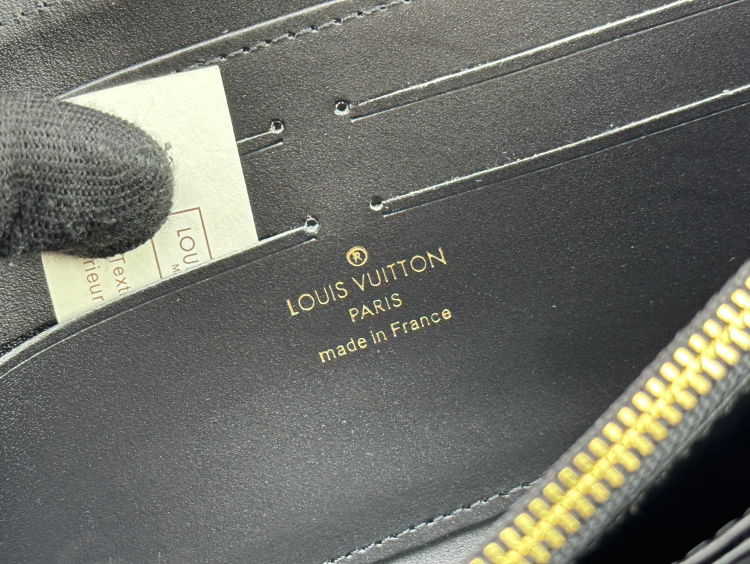 Luxury LV Zippy Wallet Vertical