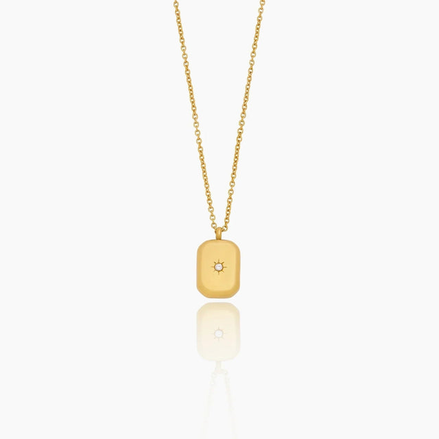Stella Pendant Necklace